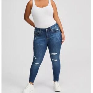 NWT Bombshell Skinny High Rise Premium Stretch Jeans - Torrid